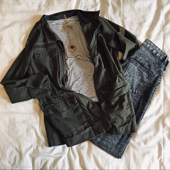 H&M Super High Waisted Acid Wash Jean - Picture 4 of 6